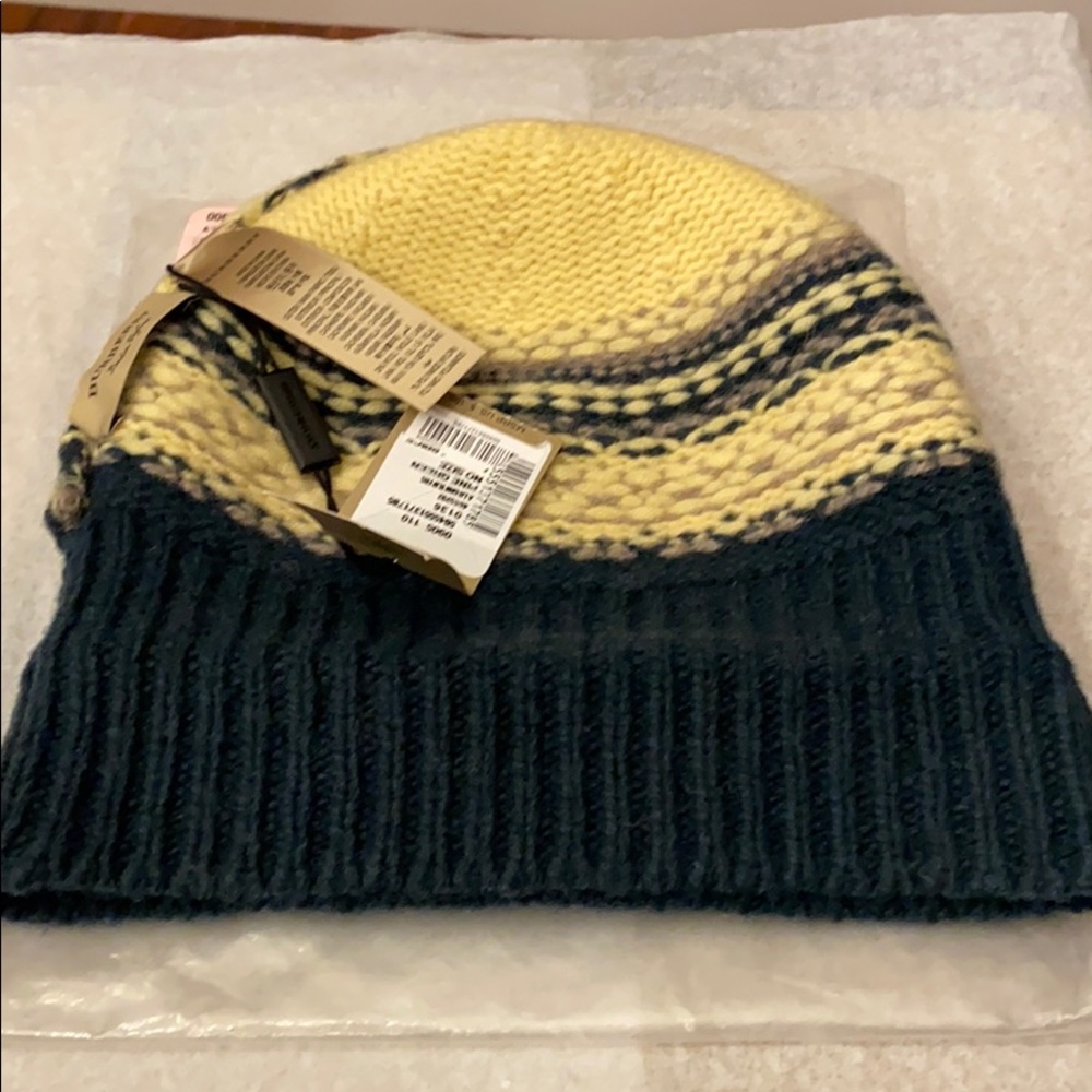 BNWT Burberry Pine Green Cashmere Knit Beanie Hat - Picture 7 of 10